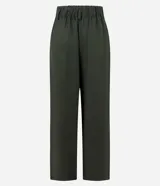 Pantalón recto de lino color verde militar, con cintura elástica y trabillas para cinturón.