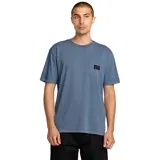 Remera gris de manga corta con bolsillo en el pecho con logo de la marca Volcom.