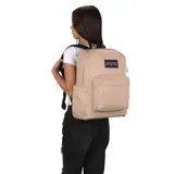 Mochila Jansport Superbreak Plus color beige con logo de la marca en azul y rojo.