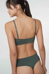 Soutien bralette color rosa viejo de microfibra sin costuras, con breteles regulables y espalda entera.