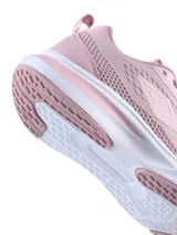 Championes deportivos Umbro modelo Vega, color verde agua, con capellada de tejido técnico transpirable y suela de goma blanca con amortiguación.