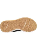 Championes de entrenamiento Under Armour modelo W Aurora 3, diseñados específicamente para el pie femenino. Presentan una parte superior de malla transpirable en color negro con detalles en gamuza, mediasuela blanca con amortiguación Charged+ y suela de goma color caramelo con patrón de tracción multidireccional.