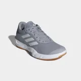 Championes de entrenamiento Adidas Amplimove color gris con detalles en blanco.