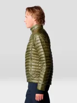 Campera puffer ultraligera de Mountain Hardwear, modelo Ghost Whisperer, color verde oliva. Confeccionada en tejido ripstop reciclado con aislamiento de plumón de 800 cuin con certificación RDS. Presenta cierre frontal completo, cuello alto, dos bolsillos laterales con cierre y puños con ribete elástico.