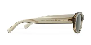 Lentes de sol con armazón geométrico color beige y lentes verdes polarizadas.