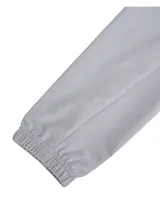 Campera Under Armour tipo cortavientos color gris, con capucha ajustable con cordones, cierre frontal completo y bolsillos laterales con cierre. Incluye forro de malla y puños elásticos.