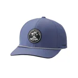 Gorra azul con visera curva, paneles laterales perforados, logo de Rip Curl bordado en el frente y cordón decorativo en la base.