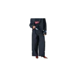 Pantalón de sastrería Eme Studios color azul marino con diseño de rayas diplomáticas blancas, corte recto y holgado. Presenta bolsillos laterales, trabillas para cinto y detalles bordados de la marca en la parte inferior.