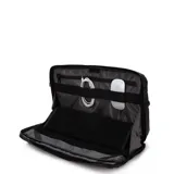 Mochila urbana de diseño minimalista en color negro, con compartimento principal con cierre y asa superior reforzada. Presenta el logo de la marca en la parte inferior frontal.