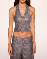 Pantalón de cuero sintético color gris con efecto desgastado, corte wide leg y tiro alto.