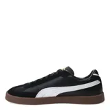 Championes urbanos Puma modelo Club II Era, color negro con detalles en blanco y suela de goma color marrón. Confeccionados en una combinación de cuero y gamuza, cuentan con plantilla SOFTFOAM+ para mayor amortiguación y soporte.