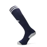 Medias de fútbol Adidas adi 23, largas hasta la rodilla, color azul marino con tres rayas blancas horizontales en la parte superior y logo de Adidas en blanco en el frente. Detalles en gris en el talón y la puntera.
