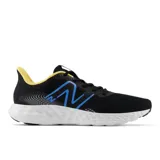 Championes de running New Balance 411v3, color negro con detalles en azul y amarillo.