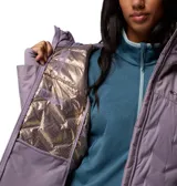 Campera técnica Columbia con tecnología Omni-Heat Infinity y Omni-Tech, impermeable y transpirable. Presenta diseño acolchado con costuras selladas, capucha ajustable, cierre frontal con cremallera revestida, bolsillos laterales y puños con orificios para pulgares.