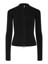 Campera de punto acanalado con cuello alto y cierre frontal completo. Presenta un diseño de ajuste entallado, mangas largas y confección en tejido de viscosa, poliéster y nylon.