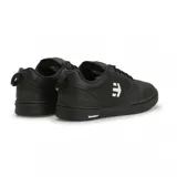 Championes Etnies Camber Michelin, color negro con logo blanco en el lateral. Suela de goma Michelin.