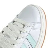 Championes Adidas Campus 00S W blancos con detalles en verde agua, con suela color caramelo.