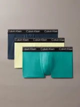 Pack de tres bóxers Calvin Klein de microfibra suave en colores azul marino, amarillo y verde. Cintura elástica con logo de la marca.