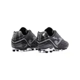 Championes de fútbol Joma Águila 2401, color negro con detalles en gris. Fabricados en material sintético Fibertec y nylon, con suela de caucho de dos densidades y media suela de Phylon.