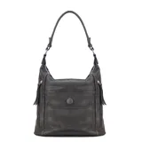 Cartera color crema con apertura superior con doble cierre, bolsillo frontal con tapa con broche magnético y cierre, bolsillos internos y laterales con cierre. Incluye correa larga regulable y desmontable.