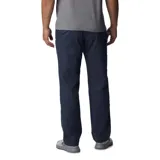 Pantalón de corte recto en color azul marino, con diseño funcional que incluye bolsillos laterales, bolsillos de seguridad con cierre y bolsillo específico para herramientas. Confeccionado con tecnología de protección solar UPF 50.