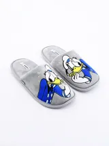 Pantuflas de estar por casa color gris, con diseño estampado del Pato Donald en la parte superior. Confeccionadas en material suave y acolchado.