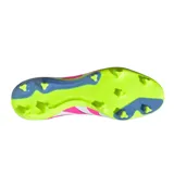 Championes de fútbol Adidas Predator League FG/MG, color blanco con detalles en rosa y verde.