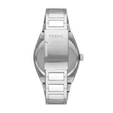 Reloj analógico Fossil Everett con caja de acero inoxidable de 42 mm y pulsera de eslabones a tono. Presenta una esfera negra con textura concéntrica, índices aplicados luminiscentes, manecillas plateadas y ventana de fecha a las seis. Movimiento de cuarzo con cristal mineral y resistencia al agua de 5 ATM.