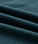 Suéter de punto para hombre, con cuello redondo, mangas largas y puños y bajo acanalados.