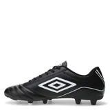 Championes de fútbol Umbro modelo Classico III HG, color blanco con detalles en negro. Presentan diseño clásico con cordones, suela con tapones para césped natural y logo de la marca en el lateral.