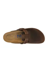 Zueco Birkenstock Boston de cuero aceitado color marrón habana, con plantilla anatómica Sfb y hebilla ajustable.