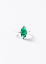 Anillo de plata 925 con piedra zirconia verde en talla marquesa.