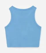 Musculosa cropped de mujer, color celeste claro, con cuello redondo y corte sin mangas.