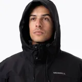Campera técnica 3 en 1 de color negro, diseñada para actividades al aire libre. Cuenta con una capa exterior impermeable y transpirable con costuras termoselladas, capucha ajustable, cierre frontal, bolsillos con solapa y ventilación axilar. Incluye una chaqueta interior insulada desmontable.