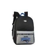 Mochila urbana negra con bolsillo frontal gris, estampado del equipo Orlando Magic y logo de la NBA en la parte superior.