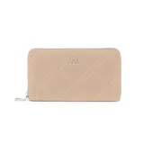 Billetera grande color taupe de símil cuero con cierre perimetral. Tiene 16 compartimentos internos y un bolsillo con cierre.