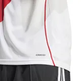 Camiseta de fútbol Adidas del Club Atlético River Plate, modelo Home temporada 24/25. Diseño blanco con la tradicional banda roja cruzada en el pecho, logo de Adidas y escudo del club.