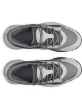 Championes Under Armour Jet 25 de color gris y blanco, diseñados con una parte superior de materiales mixtos para mayor durabilidad y transpirabilidad. Cuentan con un cuello acolchado, entresuela Micro G® para una amortiguación reactiva y suela exterior de goma resistente para un óptimo rendimiento en la cancha.