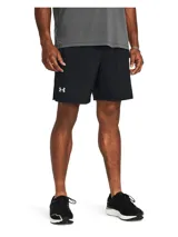 Short deportivo negro Under Armour Launch de 7 pulgadas para hombre, con logo reflectivo en la pierna izquierda.