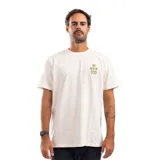 Remera color blanco con estampa de flores y sol en el pecho.