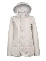 Campera reversible acolchada de color beige, con capucha desmontable, mangas largas y bolsillos frontales aplicados. Cuenta con cierre de botones y diseño matelasse.