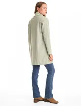 Cardigan abierto de textura suave, con mangas largas de hombros caídos y bolsillos laterales discretos.