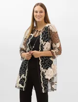 Conjunto de tres piezas compuesto por una musculosa negra con escote en V, un pantalón palazzo de tejido de punto liso con cintura elástica y una túnica larga de tul negro con mangas 3/4. La túnica presenta un bordado floral detallado con aplicaciones de lentejuelas.