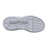 Championes de running Under Armour modelo Phade RN 3, color negro con entresuela blanca. Presentan una parte superior de malla ligera y transpirable con el logo de la marca en el lateral y suela de goma con ranuras flexibles.