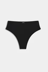 Bombacha de bikini tiro alto, de diseño liso y color negro.