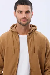 Canguro de felpa color azul marino con cierre frontal completo, capucha con cordones y bolsillos canguro.