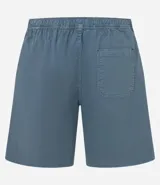 Bermuda de sarga lavada color gris oscuro, con cintura elástica ajustable mediante lazo, bolsillos laterales y corte recto.