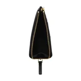 Billetera Marc Jacobs de cuero negro con cierre superior y tarjetero exterior. Presenta el texto "THE WALLET" grabado en relieve en la parte frontal junto con la marca "MARC JACOBS".