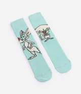 Medias de caña larga color celeste con estampa de los personajes Pinky y Cerebro.