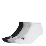 Pack de tres pares de medias tobilleras Adidas, con diseño acolchado y refuerzos en talón y puntera. Incluye un par negro, uno gris melange y uno blanco, todos con el logo de la marca en la parte superior.